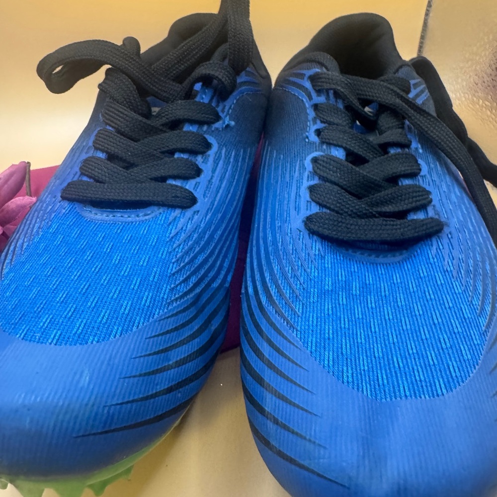 Runic sz 6.5 athletic cleat shoes in blk/ blue - Picture 5 of 11